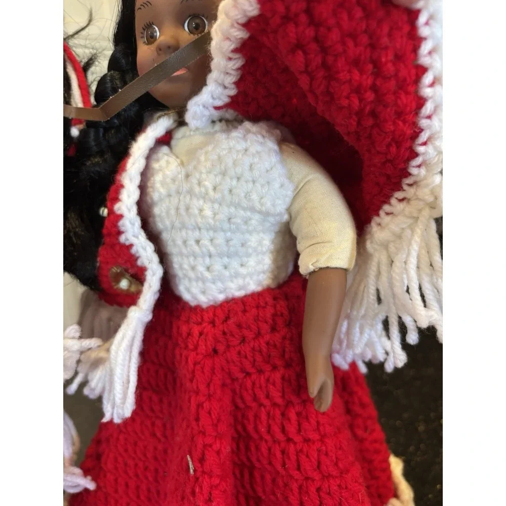 Vintage Pair Of Native American Indian Dolls Handmade Crochet Clothes Pair Hand